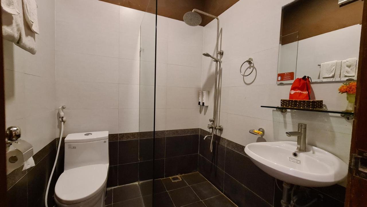 Green Hotel Near Lotte Center Ханой Екстериор снимка